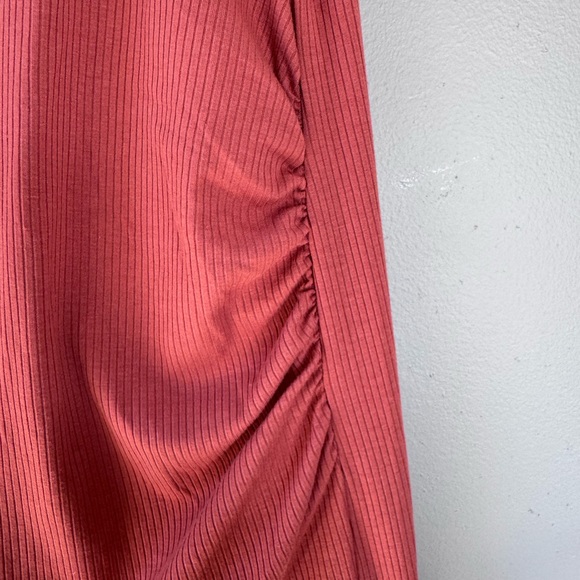 Heart Hips Rust Ribbed Top - Picture 3 of 3